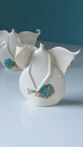 ANIOŁ SZCZĘŚCIA z bukietem kwiatów 