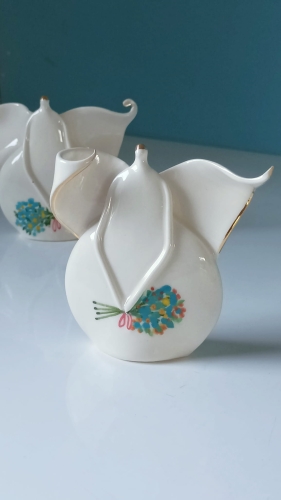 Anioł Szczęścia Z Bukietem Kwiatów 